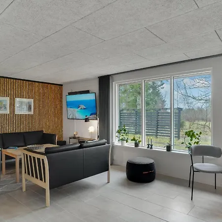 3 Bedroom Cozy In Ferienhaus *