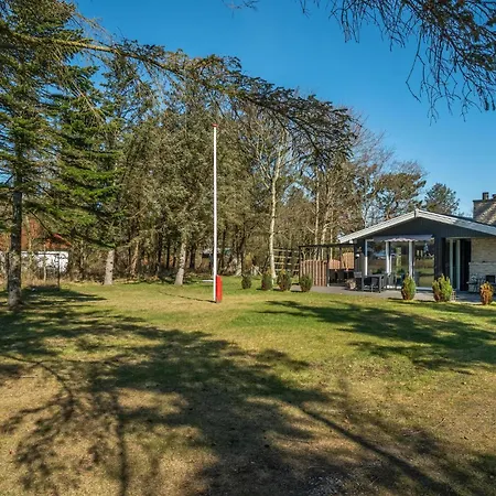 3 Bedroom Cozy In *