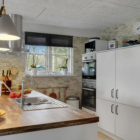 3 Bedroom Cozy In Ferienhaus *
