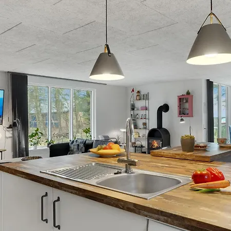 3 Bedroom Cozy In