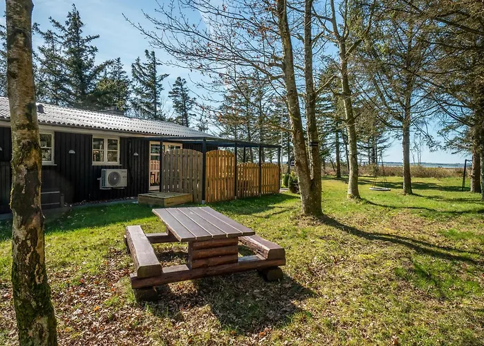 3 Bedroom Cozy In Ferienhaus Thyholm